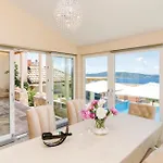 Holiday home Three-bedroom In