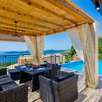 Holiday home Three-bedroom In
