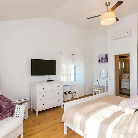 Σπίτι διακοπών Three-bedroom In