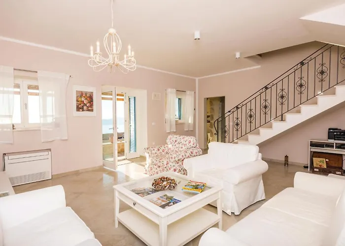 Casa vacanze Three-bedroom In *