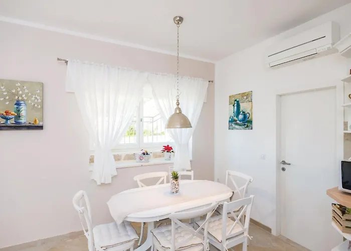 Three-bedroom In * Brsečine