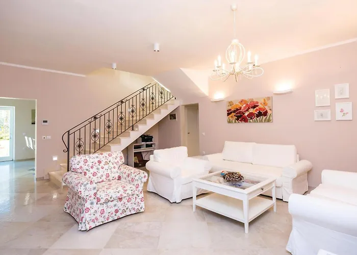 Three-bedroom In * Brsečine