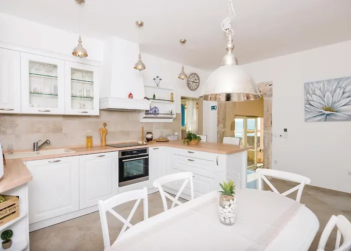Three-bedroom In Casa vacanze