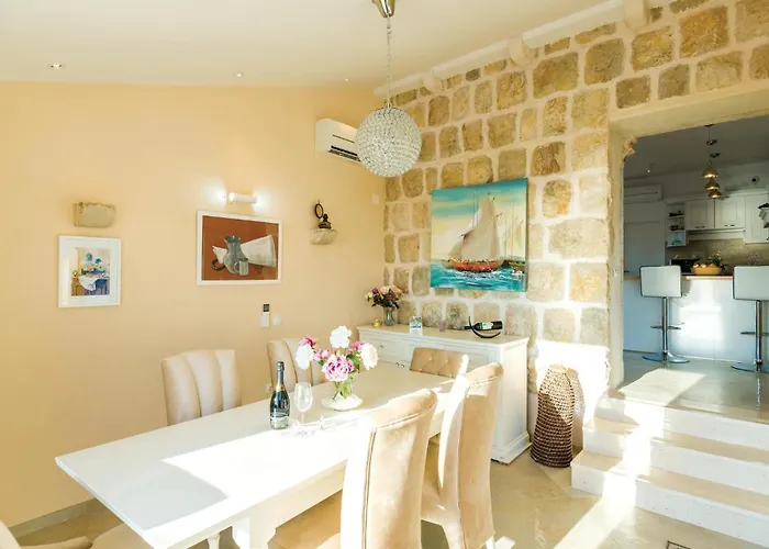Three-bedroom In Brsečine
