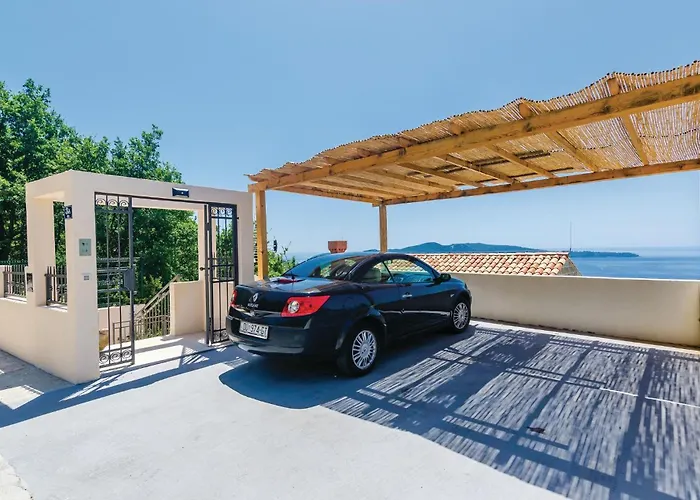 Three-bedroom In * Brsečine