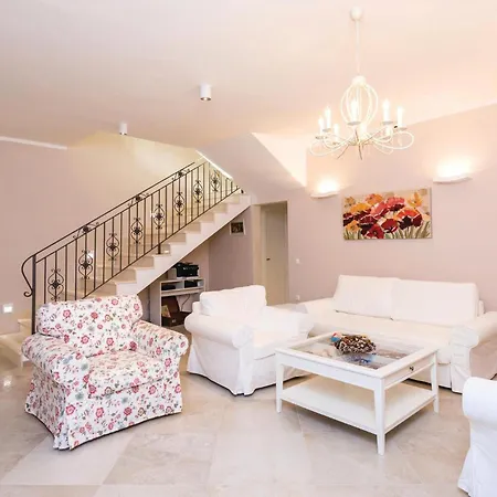 Three-bedroom In * Brsečine