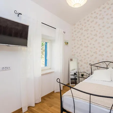 Ferienhaus Three-bedroom In *