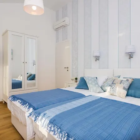 Hébergement de vacances Three-bedroom In