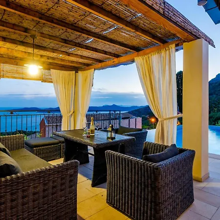 Vikendica Three-bedroom In Brsecine